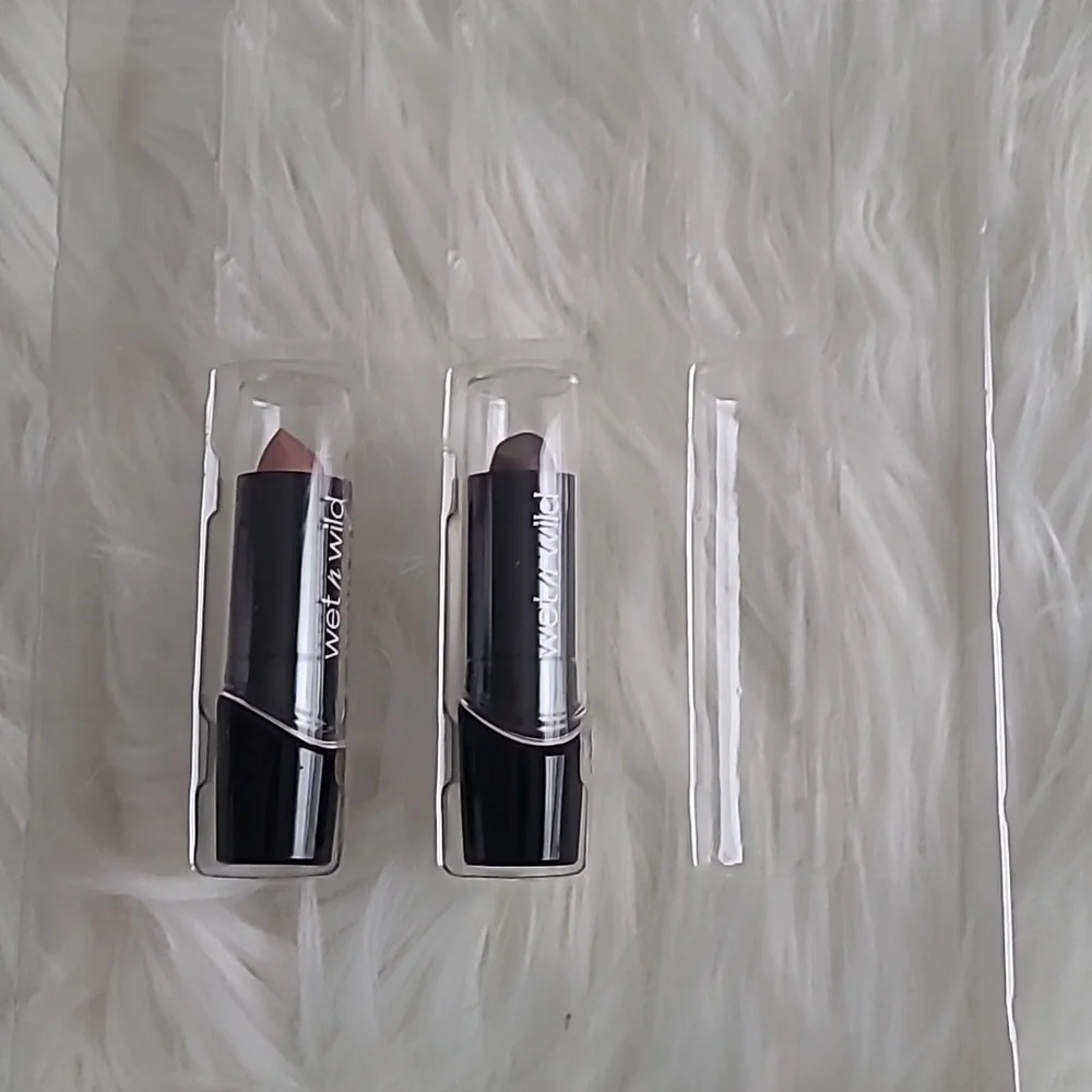 wet n wild Breeze and Cashmere Lipsticks New!